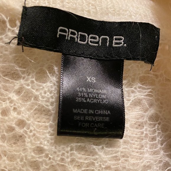 A stylish Arden B. night out sweatshirt. - Picture 4 of 4